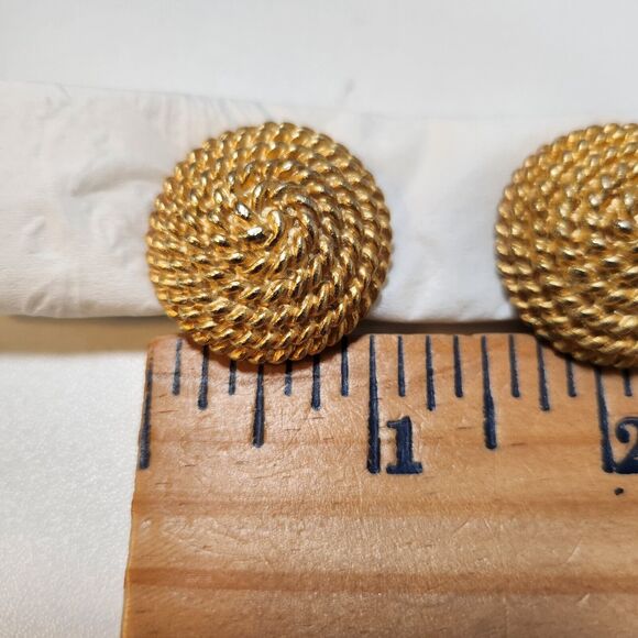 RJ Graziano Clip On Earrings Womens Goldtone Jewelry 1 inch round Vintage - Picture 3 of 11